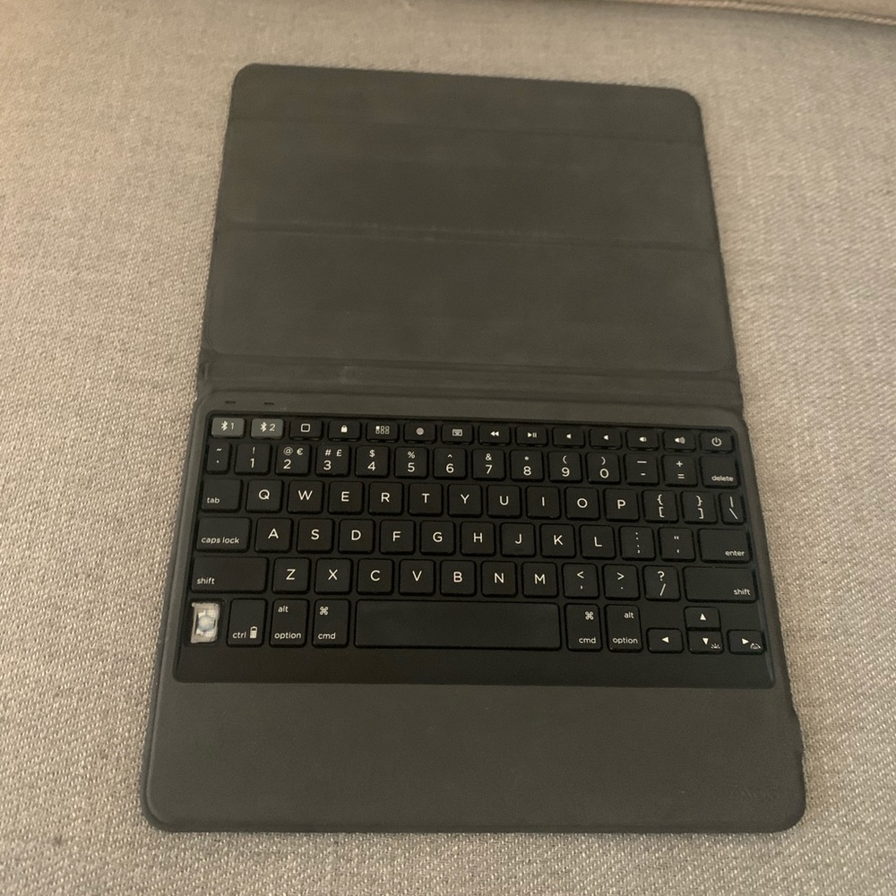 Zagg iPad keyboard and case